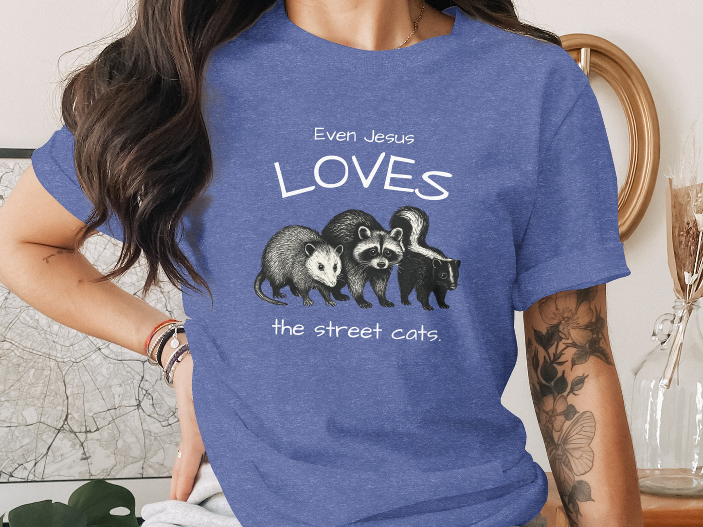 Even Jesus Loves the Street Cats unique t-shirt