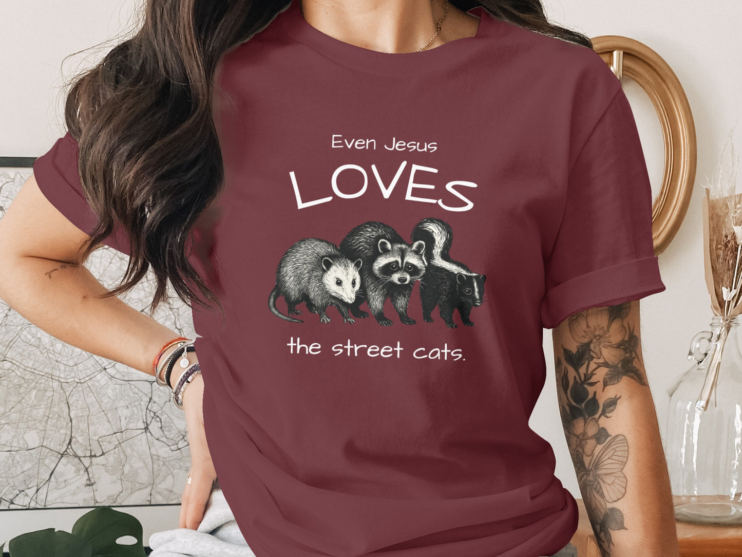 Even Jesus Loves the Street Cats T-Shirt